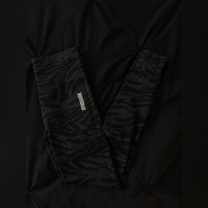 GYMSHARK adapt black camo leggings